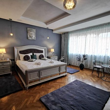 Crystal Central Apartment Brasov Ngoại thất bức ảnh