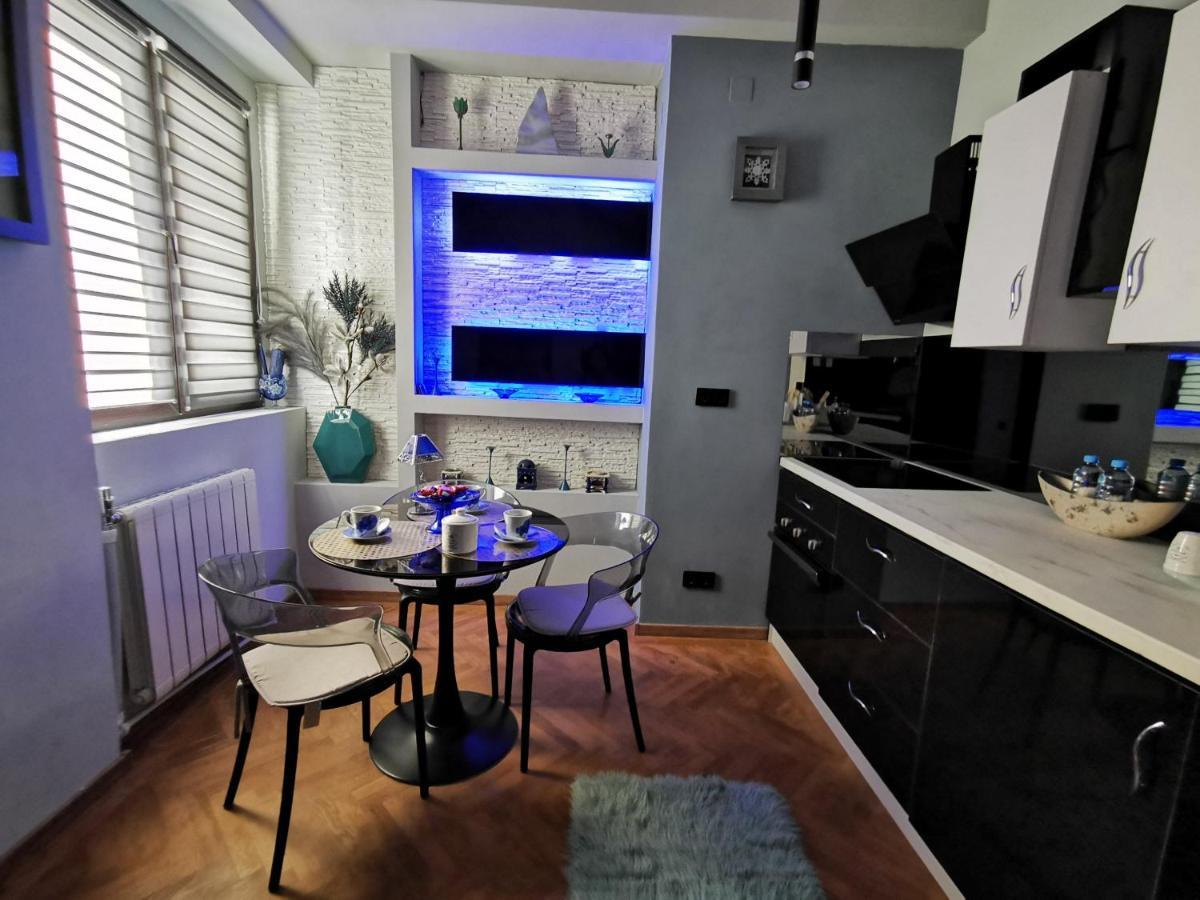 Crystal Central Apartment Brasov Ngoại thất bức ảnh