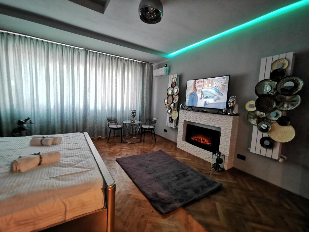 Crystal Central Apartment Brasov Ngoại thất bức ảnh