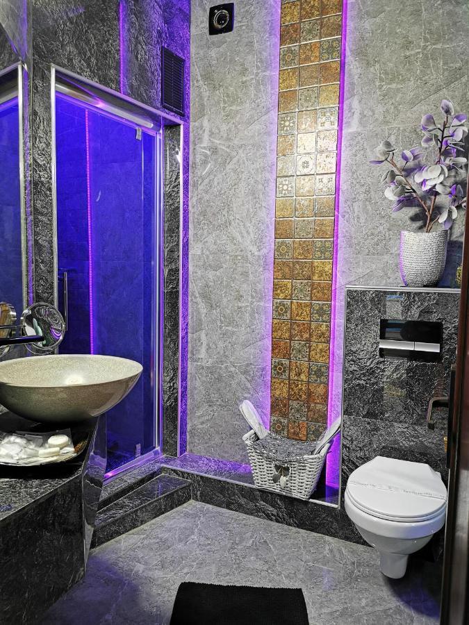 Crystal Central Apartment Brasov Ngoại thất bức ảnh