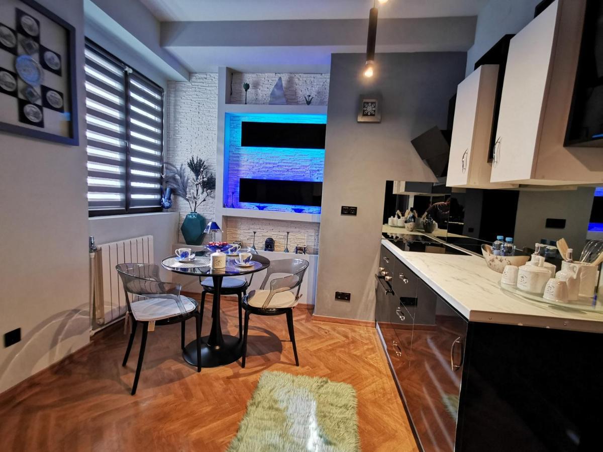 Crystal Central Apartment Brasov Ngoại thất bức ảnh