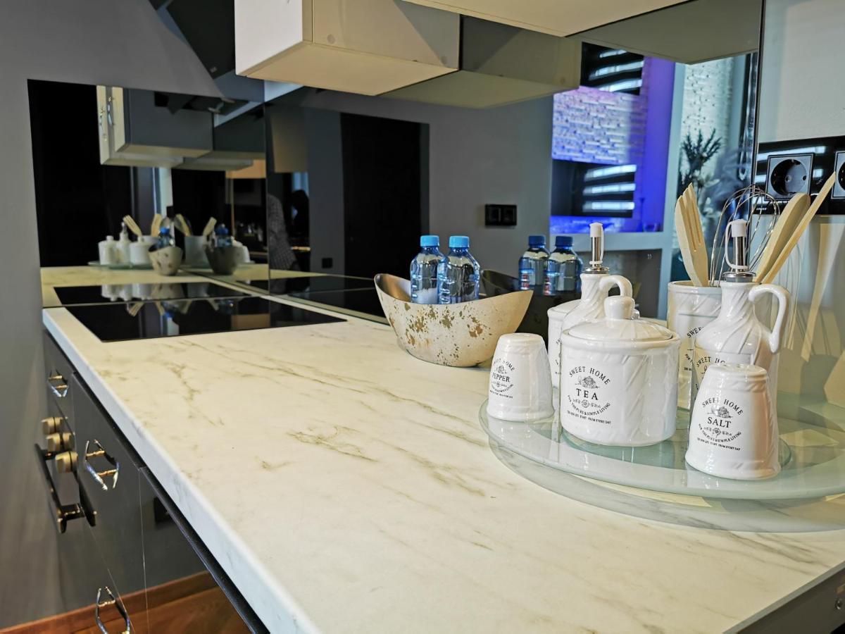 Crystal Central Apartment Brasov Ngoại thất bức ảnh