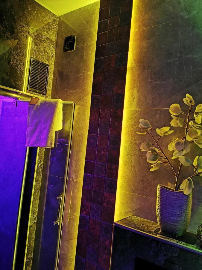 Crystal Central Apartment Brasov Ngoại thất bức ảnh