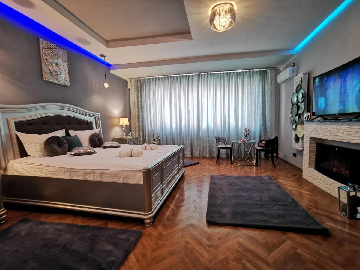 Crystal Central Apartment Brasov Ngoại thất bức ảnh
